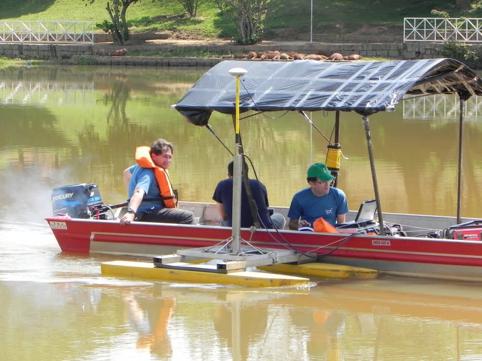 Estrutura de a&ccedil;o com catamar&atilde; foi desenvolvida em uma parceria IPT-Instituto Oceanogr&aacute;fico para uso no lago