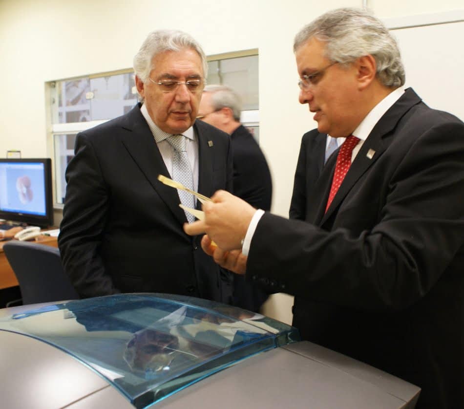 Guilherme Afif Domingos (&agrave; esq.) e Jo&atilde;o Fernando Gomes de Oliveira no Centro de Engenharia Naval e Oce&acirc;nica