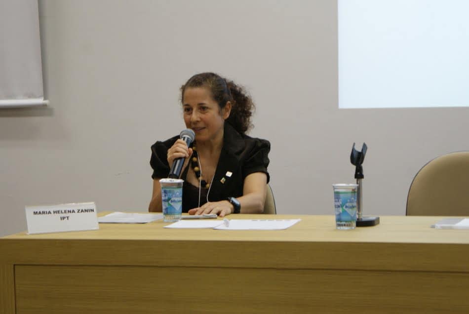 Maria Helena Ambrosio Zanin falou sobre as perspectivas de desenvolvimento da tecnologias de manipulação de partículas