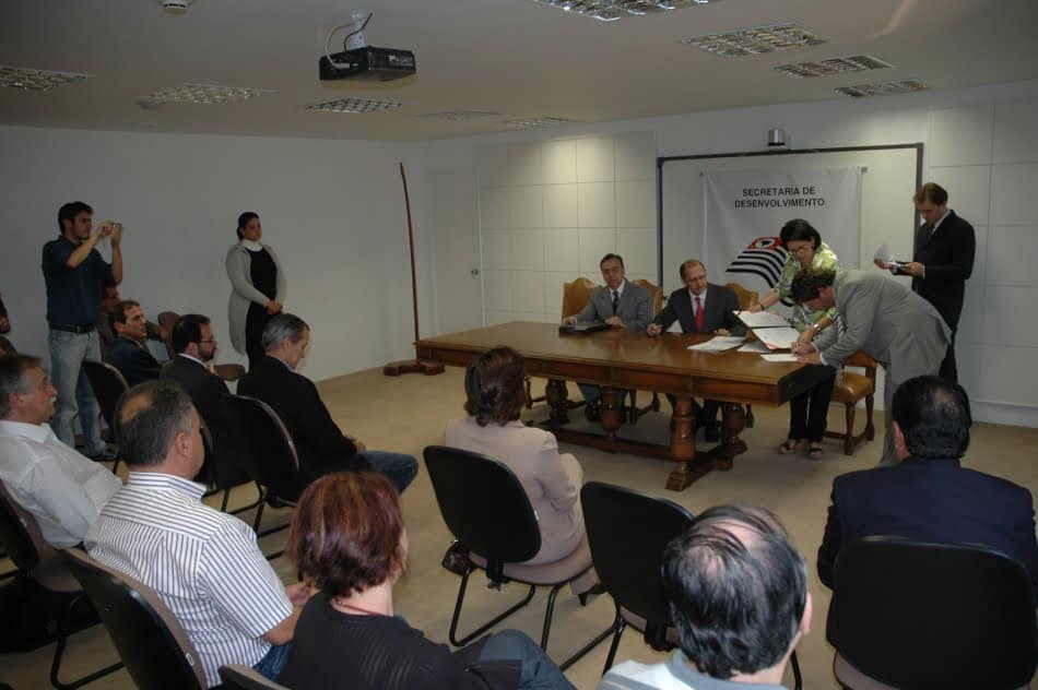 Geraldo Alckmin assina conv&ecirc;nios para realiza&ccedil;&atilde;o de laudos nas cidades de Bofete, Campos do Jord&atilde;o, Jales, Lind&oacute;ia, Novo Horizonte e S&atilde;o Vicente