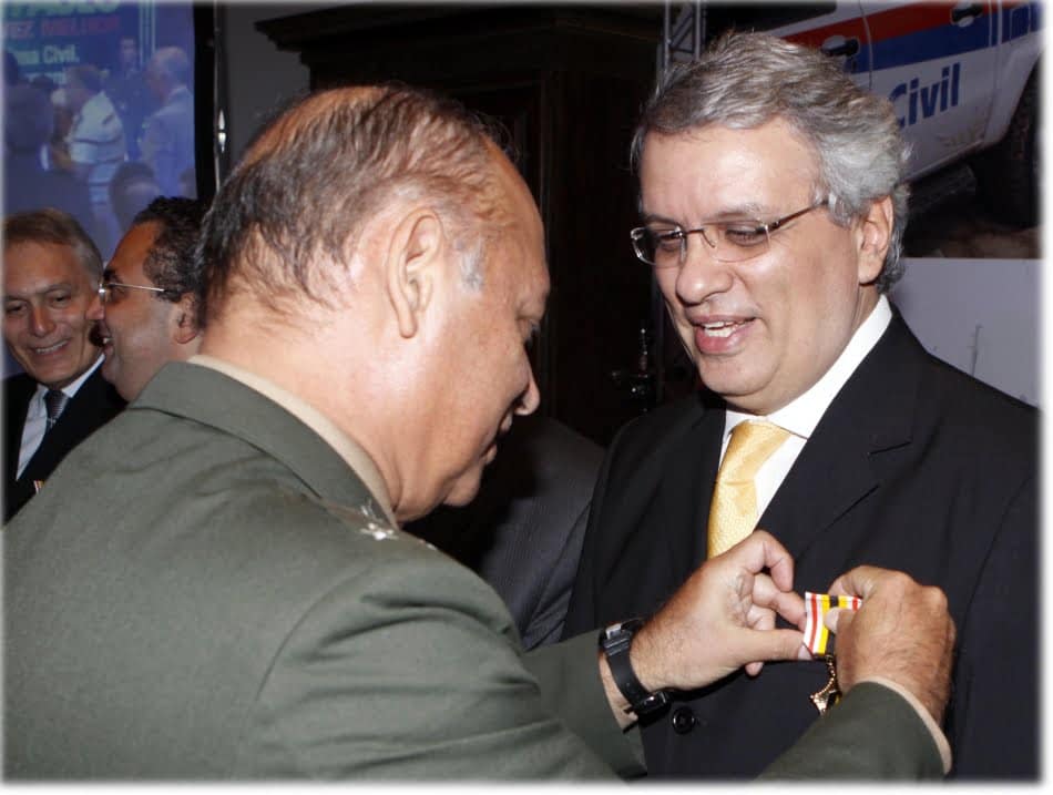 Jo&atilde;o Fernando Gomes de Oliveira recebe homenagem em nome do IPT