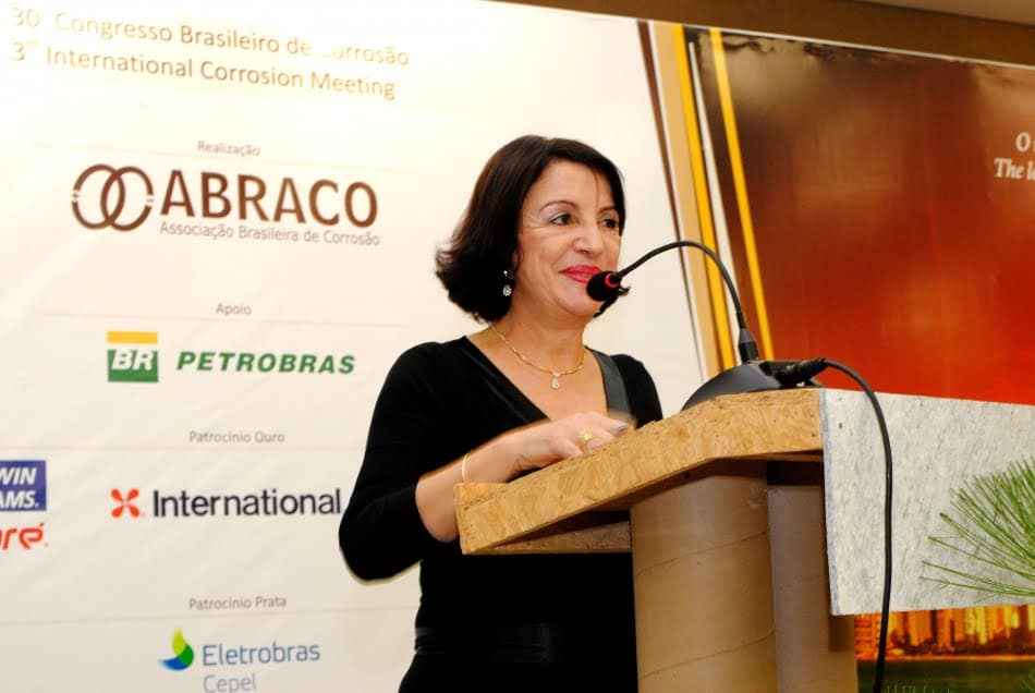 Zehbour Panossian, respons&aacute;vel pelo Laborat&oacute;rio de Corros&atilde;o e Prote&ccedil;&atilde;o do IPT