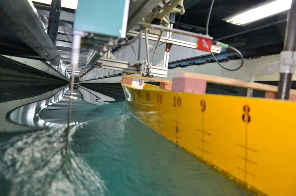 Modelo em escala reduzida de navio de combate ser&aacute; avaliado em 21 tanques de provas