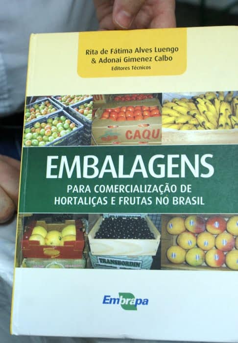 Livro intitulado &ldquo;Embalagens para comercializa&ccedil;&atilde;o de hortali&ccedil;as e frutas no Brasil&rdquo; foi editado em 2009