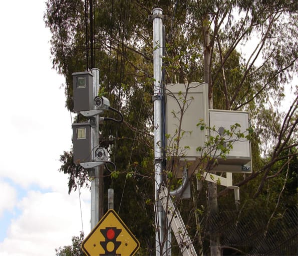 Radares fixos de olho nas rodovias 1 Sistema de radar testado pelo IPT...