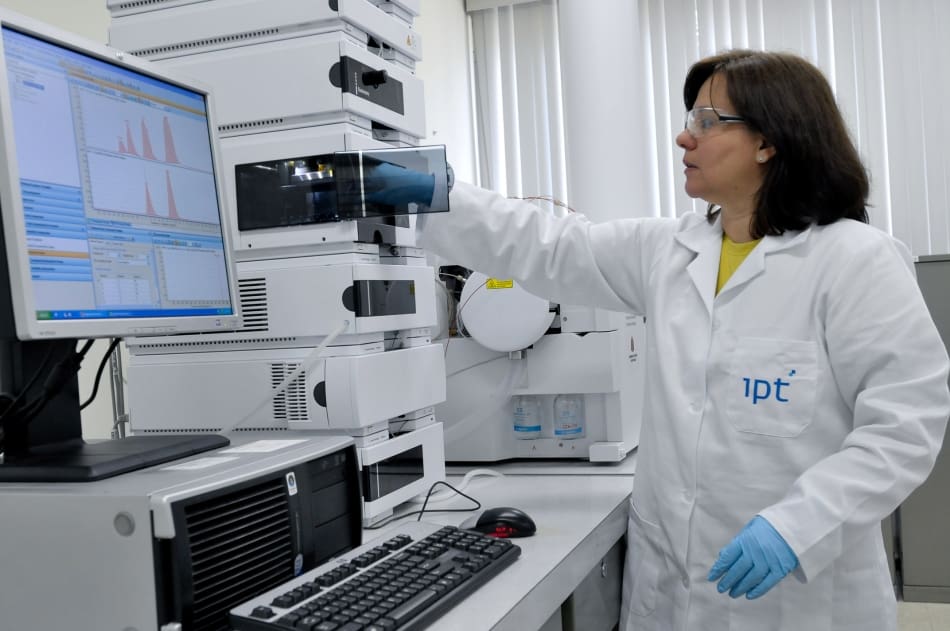 Confiabilidade em análises químicas 1 Investimentos em instrumentação para o laboratório chegaram a R$ 4,7 milhões