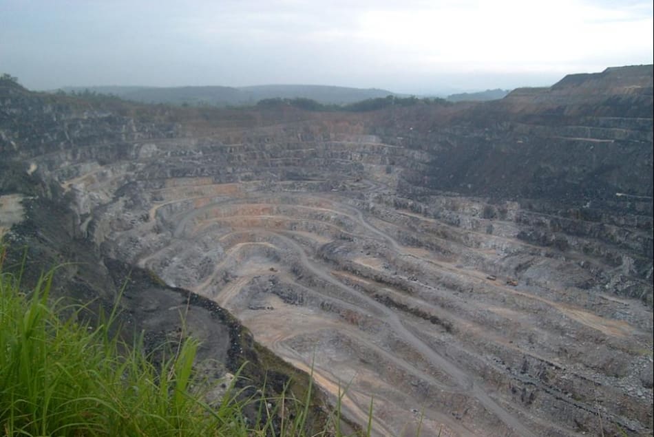 Ordenamento territorial geomineiro 1 Cava da mina de fosfato da Mineração Bunge em Cajati na região do Vale do Ribeira